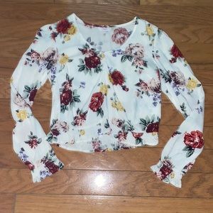 🏷3/40 NWOT Floral crop top